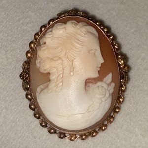 1940’s Shell Cameo in solid 10K yellow gold